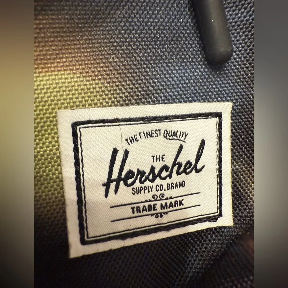 NWOT Herschel Supply Blurry Rose Backpack - Picture 4 of 10
